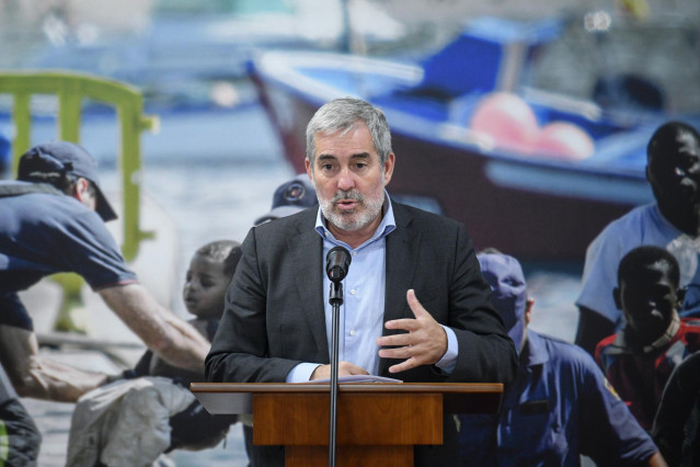 Archivo - El presidente de Canarias, Fernando Clavijo, durante la comparecencia ante los medios de comunicación, en la Sede de la Delegación del Gobierno de Canarias, a 17 de septiembre de 2024, en Madrid.