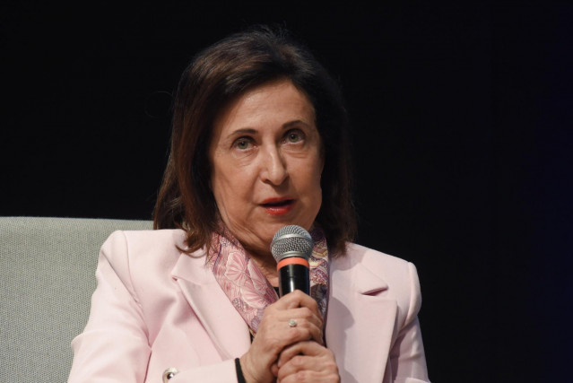 Archivo - La ministra de Defensa, Margarita Robles, durante la conferencia 'Reto construir la Paz en Ucrania', en el Museo de la Ciencia CosmoCaixa, a 27 de febrero de 2025, en Barcelona, Cataluña (España)