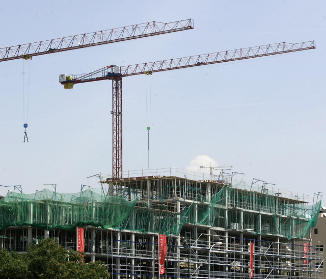 Archivo - Recurso viviendas en construcción. Obras de edificios.