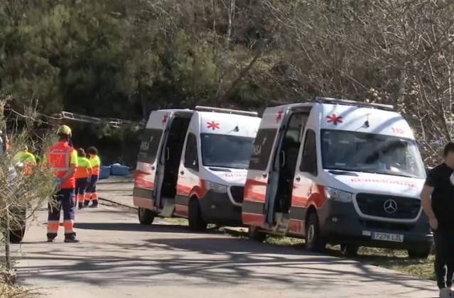 Ambulancias en Cerredo tras el accidente en la mina