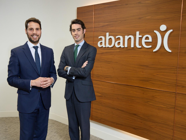 De izquierda a derecha: Javier García Moral, socio y director financiero de Abante, y Ramón Arístegui von Heeren, socio del equipo de Asesoramiento corporativo de Abante.