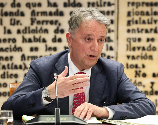 El Director de Tragsatec, Juan Pablo González Matadurante la Comisión de Investigación sobre el ‘caso Koldo’, a 1 de abril de 2025, en Madrid (España).