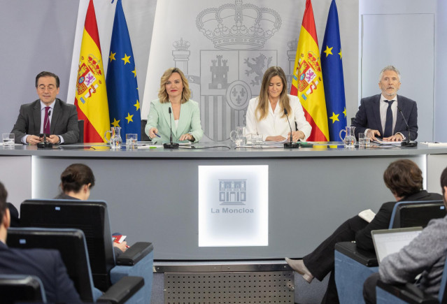 El ministro de Asuntos Exteriores, Unión Europea y Cooperación, José Manuel Albares; la ministra portavoz, Pilar Alegría; la vicepresidenta tercera, Sara Aagesen, y el ministro del Interior, Fernando Grande-Marlaska