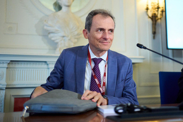 Archivo - El presidente de Hispasat, Pedro Duque