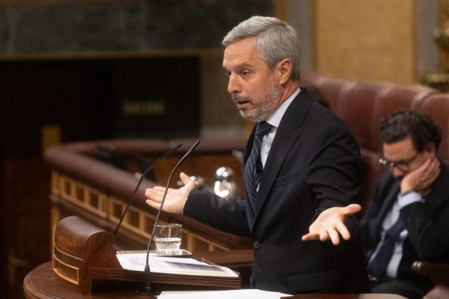 Archivo - El vicesecretario de Economía del PP, Juan Bravo, interviene durante una sesión plenaria en el Congreso de los Diputados, a 20 de noviembre de 2024, en Madrid (España)