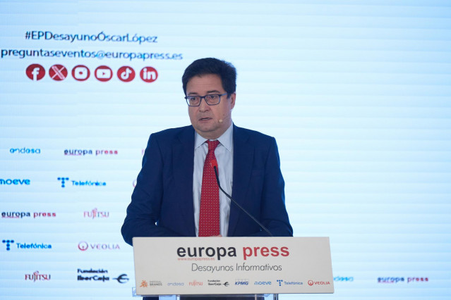El ministro para la Transformación Digital y de la Función Pública, Óscar López, protagoniza un desayuno informativo de Europa Press