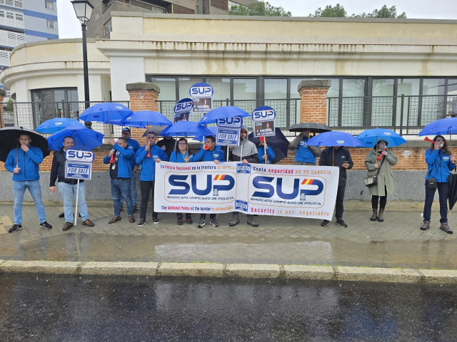 Miembros del Sindicato Unificado de Policía (SUP) protestan por los 