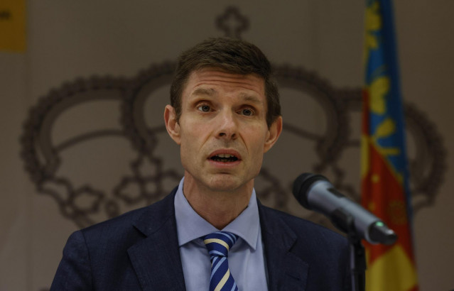 El presidente del Consorcio de Compensación de Seguros y director general de Seguros y Fondos de Pensiones del Ministerio de Economía, Comercio y Empresa, José Antonio Fernández de Pinto, durante un encuentro con los medios de comunicación, en la Delegaci
