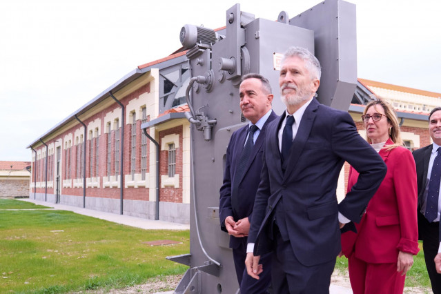 El ministro del Interior, Fernando Grande-Marlaska, durante la inauguración de la reforma integral del centro penitenciario de El Dueso, en Cantabria