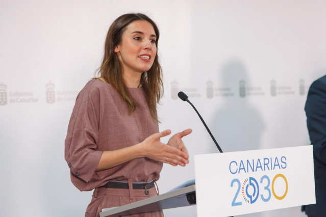 Archivo - La ministra de Igualdad, Irene Montero; en la sede de la Presidencia regional para firmar el protocolo del Plan de Corresponsables, a 4 de mayo de 2022, en Las Palmas de Gran Canaria, Canarias (España). El Plan Corresponsables es una política pú