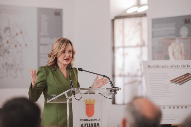 La ministra de Educación, FP y Deportes, Pilar Alegría, este sábado durante el acto de la primera piedra de la futura residencia de Azuara (Zaragoza)