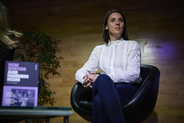 Archivo - La exministra de igualdad y eurodiputada de Podemos, Irene Montero, durante la presentación de su nuevo libro  'Algo habremos hecho', en la Casa Encendida, a 11 de noviembre de 2024, en Madrid (España).