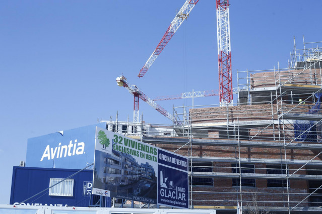 Archivo - Piso, pisos, vivienda, viviendas, casa, casas, alquiler, compra, hipoteca, hipotecas, euribor, construcción, grúa, grúas