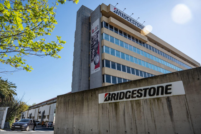 Exterior de la planta de Bridgestone Hispania Manufacturing, a 1 de abril de 2025, en Basauri, Vizcaya, País Vasco (España).