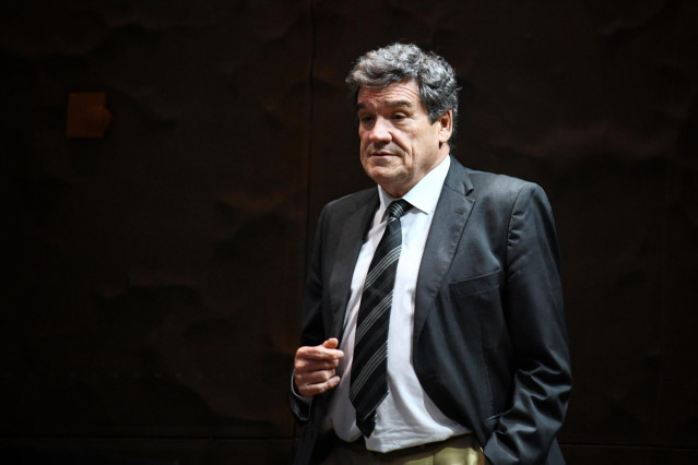 El gobernador del Banco de España, José Luis Escrivá, interviene en el marco de la Cátedra Fundación La Caixa Economía y Sociedad, en el CaixaForum, a 24 de marzo de 2025, en Madrid (España).