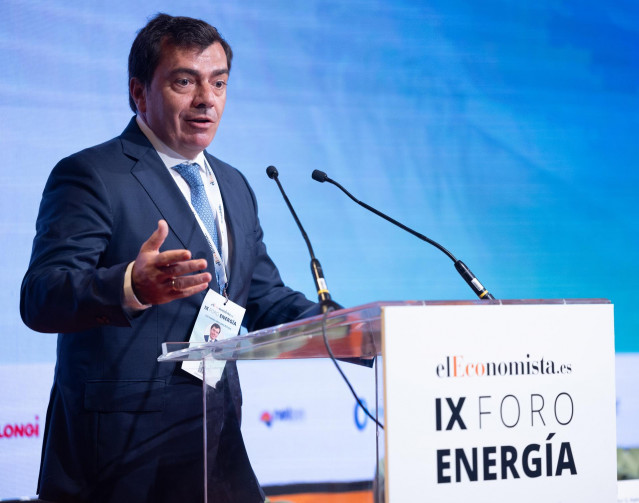 Archivo - Sernauto lamenta la pérdida de Agustín Escobar, ex presidente de Siemens España y su familia.