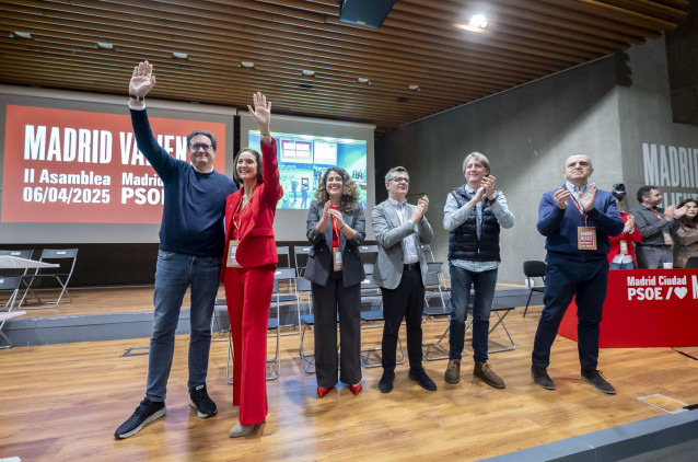 (I-2D) El secretario general del PSOE de Madrid y ministro para la Transformación Digital y de la Función Pública, Óscar López, la nueva secretaria general del PSOE Madrid Ciudad, Reyes Maroto