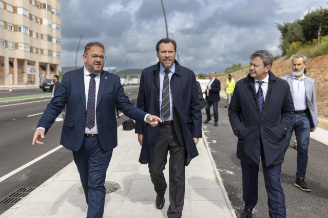 El ministro de Transporte y Movilidad Sostenible, Óscar Puente, visita las obras para adecuar al tránsito de peatones y ciclistas el tramo de la N-630 a su paso por Mérida