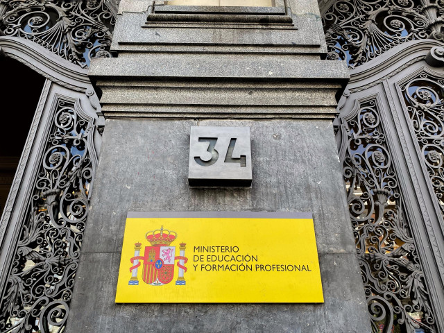 Archivo - Edificio de la sede del Ministerio de Educación y Formación Profesional, en la calle Alcalá, a 27 de julio de 2022, en Madrid (España).