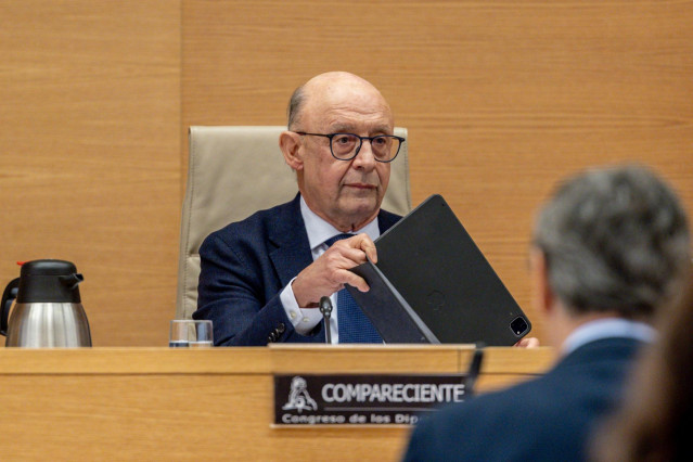 El exministro de Hacienda y Función Pública Cristóbal Ricardo Montoro comparece ante la comisión de Investigación sobre la denominada ‘Operación Cataluña’, en el Congreso de los Diputados, a 14 de abril de 2025, en Madrid (España).
