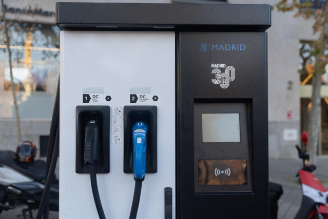 Archivo - Las red de infraestructura de recarga alcanza los 43.559 puntos en el primer trimestre, un 35,2% más.