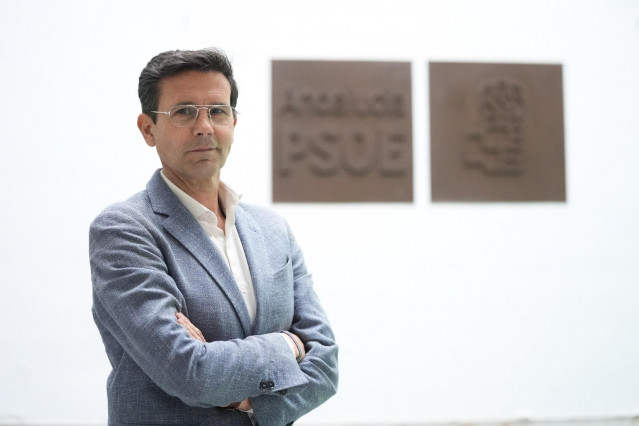 Imágenes realizadas al portavoz del PSOE-A, Francisco Cuenca, en la entrevista realizada por EuropaPress en la sede regional del PSOE, a 16 de abril de 2025 en Sevilla (Andalucía, España)