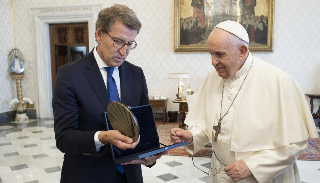 Archivo - El presidente del PP, Alberto Núñez Feijóo, recibido en audiencia por el papa Francisco. Vaticano, 14/06/21