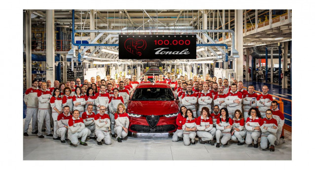 Alfa Romeo produce su unidad número 100.000 del Tonale en Italia.