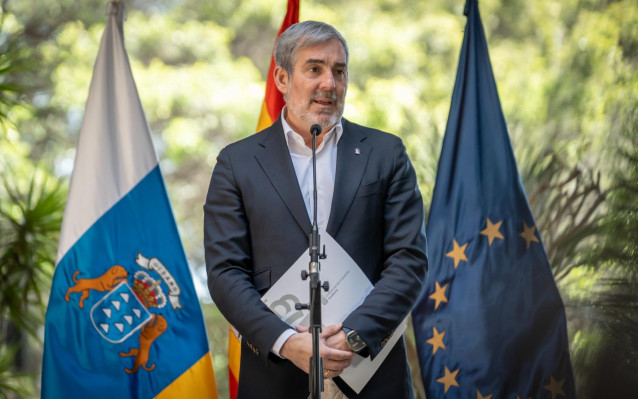 Archivo - El presidente de Canarias, Fernando Clavijo, en una rueda de prensa en Presidencia del Gobierno de Santa Cruz de Tenerife
