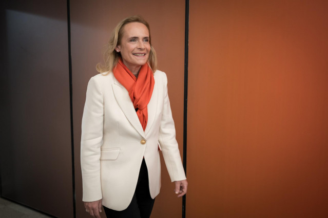 La consejera delegada de Bankinter, Gloria Ortiz, llega a una rueda de prensa para presentar los resultados obtenidos por Bankinter durante el primer trimestre de 2025, en la sede del grupo, a 24 de abril de 2025, en Madrid (España).