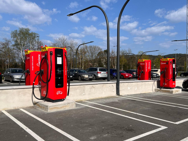 Estación de carga de vehículos eléctricos en Garbera.