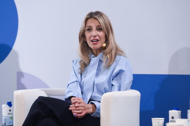 La ministra de Trabajo y Economía Social, Yolanda Díaz, presenta la conformación de la Comisión Internacional de personas expertas en Responsabilidad Social de las Empresas (RSE), en el Palacio de Zurbano, a 22 de abril de 2025, en Madrid (España).