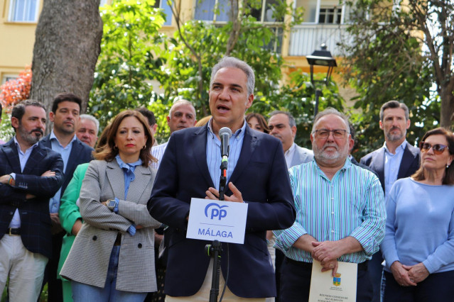 El vicesecretario de Coordinación Autonómica y Local y Análisis Electoral del PP, Elías Bendodo, en declaraciones a los periodistas en Málaga.