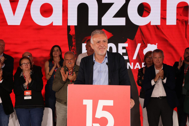 Archivo - El ministro de Política Territorial y Memoria Democrática, Ángel Víctor Torres, durante un congreso del PSOE de Gran Canaria, a 23 de marzo de 2025, en Gran Canaria, Canarias (España). Torres ha anunciado durante su intervención que padece cánce