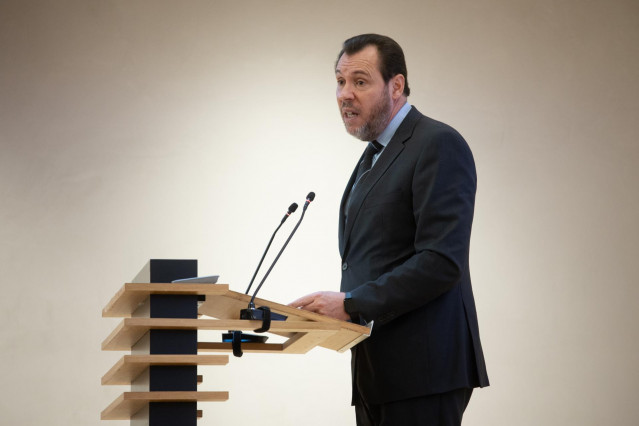 Archivo - El ministro de Transportes y Movilidad Sostenible, Óscar Puente, a 6 de marzo de 2025, en Madrid (España).