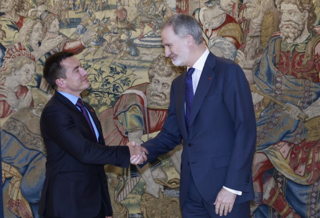 El presidente de Ecuador, Daniel Noboa, junto al Rey Felipe VI en el Palacio de la Zarzuela, Madrid