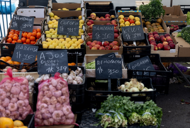 Archivo - Un mercado de alimentación