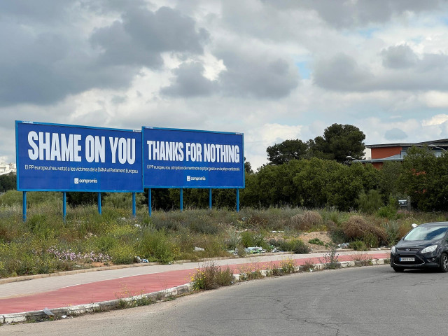 Imagen de las vallas instaladas por Compromís ante la celebración del Congreso del PPE