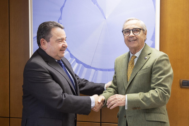 Fernando Martínez, presidente Caja Rural de Asturias, y Antonio Fernández-Escandón, presidente de Femetal.