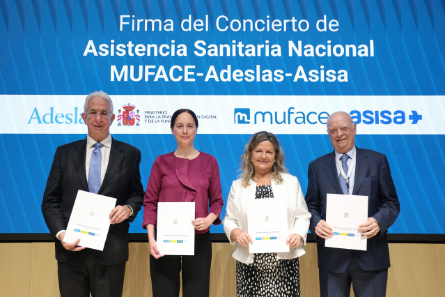 Firma el concierto sanitario entre Muface, Adeslas y Asisa
