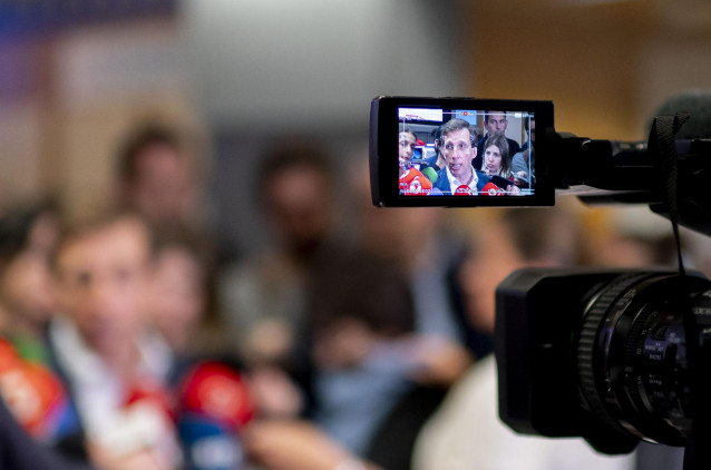 El alcalde de Madrid, José Luis Martínez-Almeida, atiende a los medios de comunicación a su llegada al Centro Integrado de Seguridad y Emergencias (CISEM)
