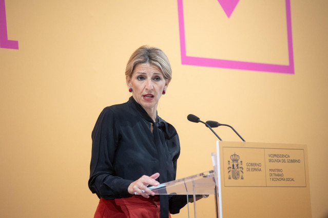 La vicepresidenta segunda del Gobierno y ministra de Trabajo y Economía Social, Yolanda Díaz, presenta la Comisión de Evaluación de la Reforma Laboral, en la sede del Ministerio, a 30 de abril de 2025, en Madrid (España).