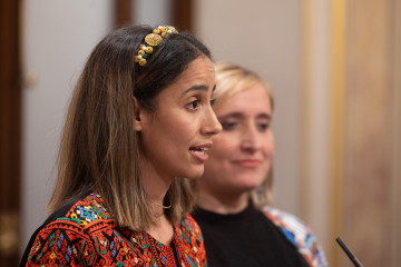 Archivo - La diputada de Sumar, Tesh Sidi, ofrece una rueda de prensa tras una sesión plenaria, en el Congreso de los Diputados, a 25 de febrero de 2025, en Madrid (España).
