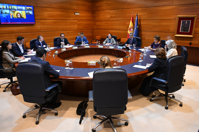 El ministro de Presidencia, Félix Bolaños, preside el Comité de Situación para analizar la vuelta a la normalidad tras la crisis eléctrica.