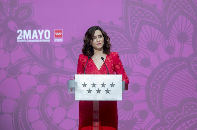 Archivo - La presidenta de la Comunidad de Madrid, Isabel Díaz Ayuso, interviene durante la entrega de Grandes Cruces de la Orden del Dos de Mayo, en la Real Casa de Correos