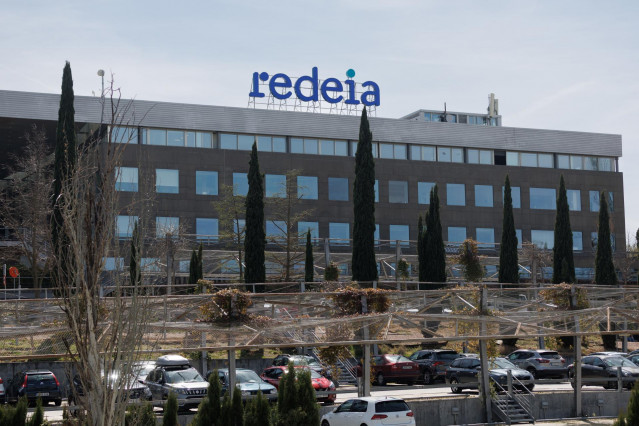 Archivo - Fachada de la sede de Red Eléctrica Corporación.