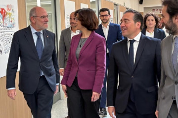 El conseller Jaume Duch junto con el ministro José Manuel Albares y la secretaria de Estado de Cooperación Eva Granados