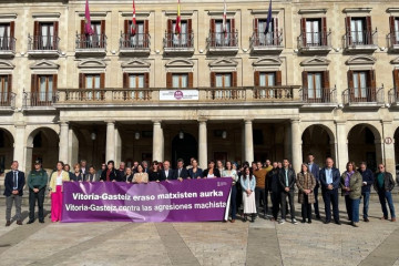 Archivo - Concentración del Ayuntamiento de Vitoria-Gasteiz contra las agresiones machistas