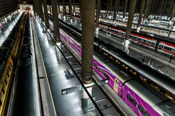 Un tren en la Estación de Atocha, a 4 de mayo de 2025, en Madrid (España).