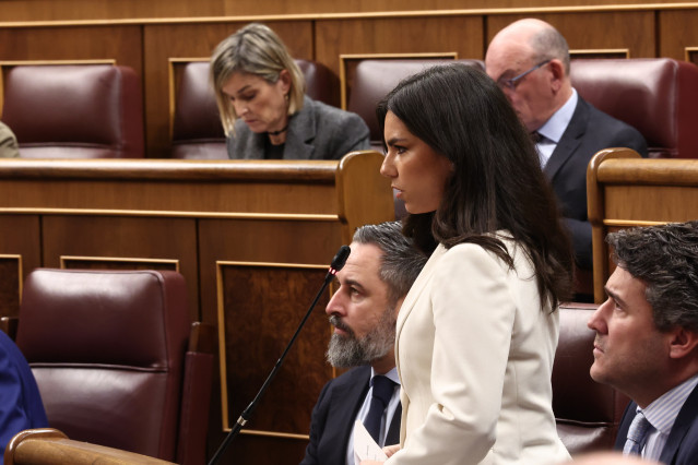 Archivo - El presidente de VOX, Santiago Abascal y la portavoz del partido en el Congreso, Pepa Millán, a 19 de marzo de 2025, en Madrid (España).